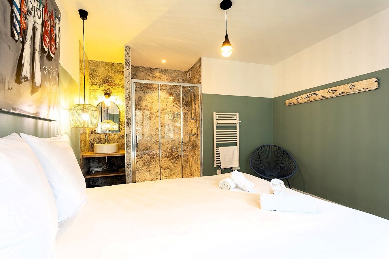 3 bedrooms, iron/ironing board, travel crib, free WiFi