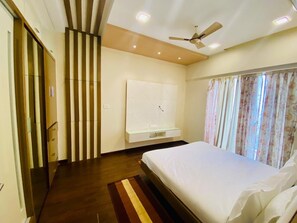 1 多间卧室、熨斗/熨衣板、WiFi、床单