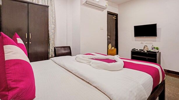 Standard Double Room, City View | Desk, laptop workspace, WiFi (free) - Casa Grad Inn (Hyderabad)