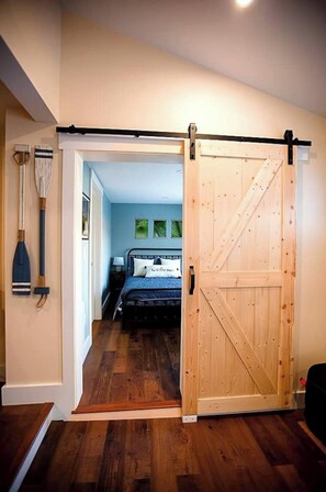 1 slaapkamer, een strijkplank/strijkijzer, gratis wifi, beddengoed