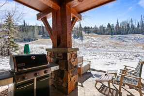 Outdoor dining - NEW! Grand Lodge - Four Bedroom #306 - Ski-in/ski-out (Park City)