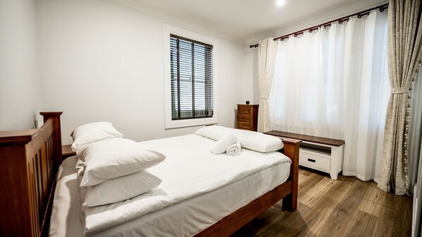 3 bedrooms, free WiFi, bed sheets