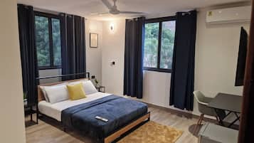 2 bedrooms, desk, iron/ironing board, free WiFi