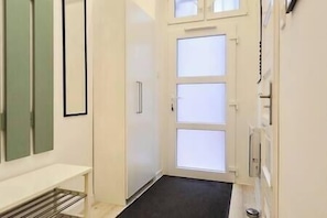Entry (2) - IMCT - Eda Budapest Apartment (Budapest)