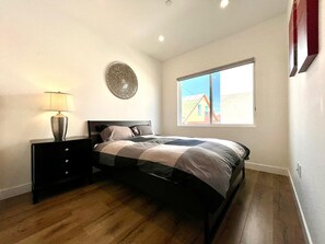 3 soverom, skrivebord, strykejern/-brett og wi-fi