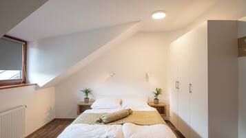 Schallisolierte Zimmer, kostenloses WLAN, Bettwäsche