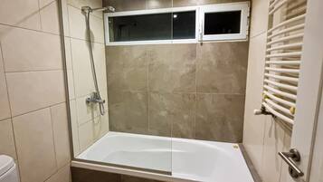 Dusche, Handtücher, Seife, Shampoo