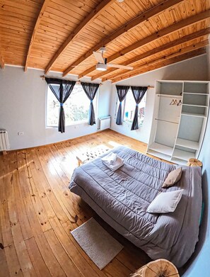 2 bedrooms, WiFi, bed sheets - Charming 2-bedroom house in tranquil Esquel with WiFi (Esquel)