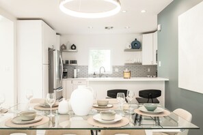 Fridge, microwave, oven, stovetop - Southernmost Serenity - 3 Bedroom / 2.5 Bathroom With Pool & Outdoor Bar (Key West)