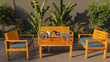 Luxury Cottage, 2 Bedrooms, Private Pool | 2 bedrooms, blackout curtains, free WiFi, bed sheets