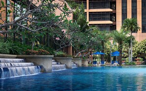 3 outdoor pools, open 6:00 AM to 9:00 AM, pool umbrellas, pool loungers - KL Grand Service Suite at Times Square (Kuala Lumpur)