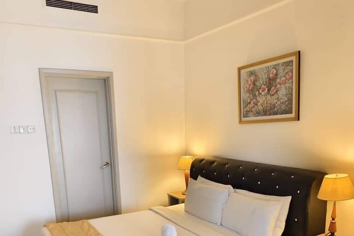 Standard Room, 1 Bedroom, Private Bathroom, Pool View