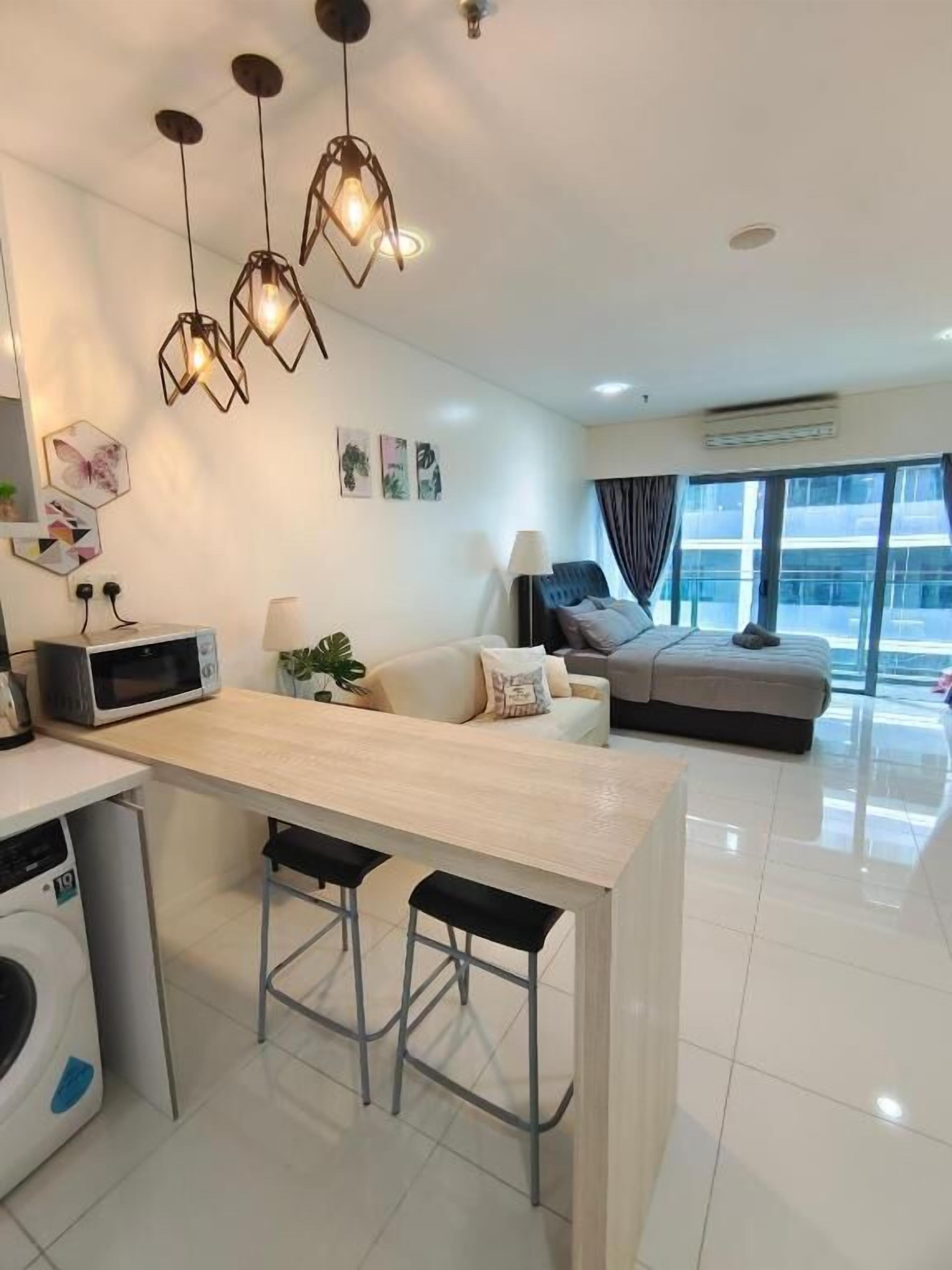 ตู้เย็น, ไมโครเวฟ, เครื่องล้างจาน, เครื่องครัว/จาน/ช้อนส้อม