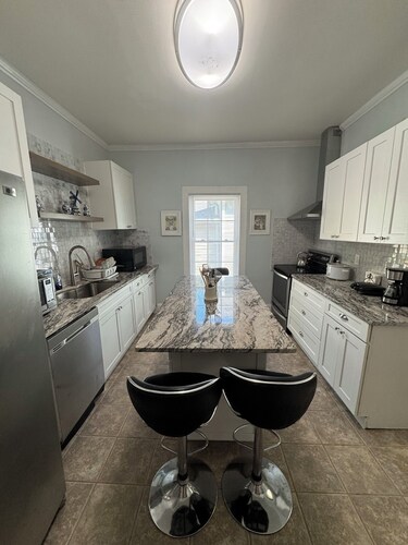 Spacious 3-BR Bungalow with Full Amenities Near University Area