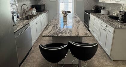 Spacious 3-BR Bungalow with Full Amenities Near University Area