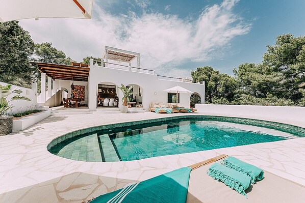 UppvÀrmd pool