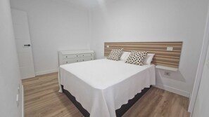 3 bedrooms, iron/ironing board, WiFi, bed sheets - Coastal Oasis by "BahiaMarCanarias". (La Estrella Telde)