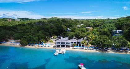 New Luxury Villa 8 min beach walk Pool+Grill Near West Bay