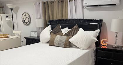 Leisure place Charming studio in delightful Tampa with WiFi, AC
