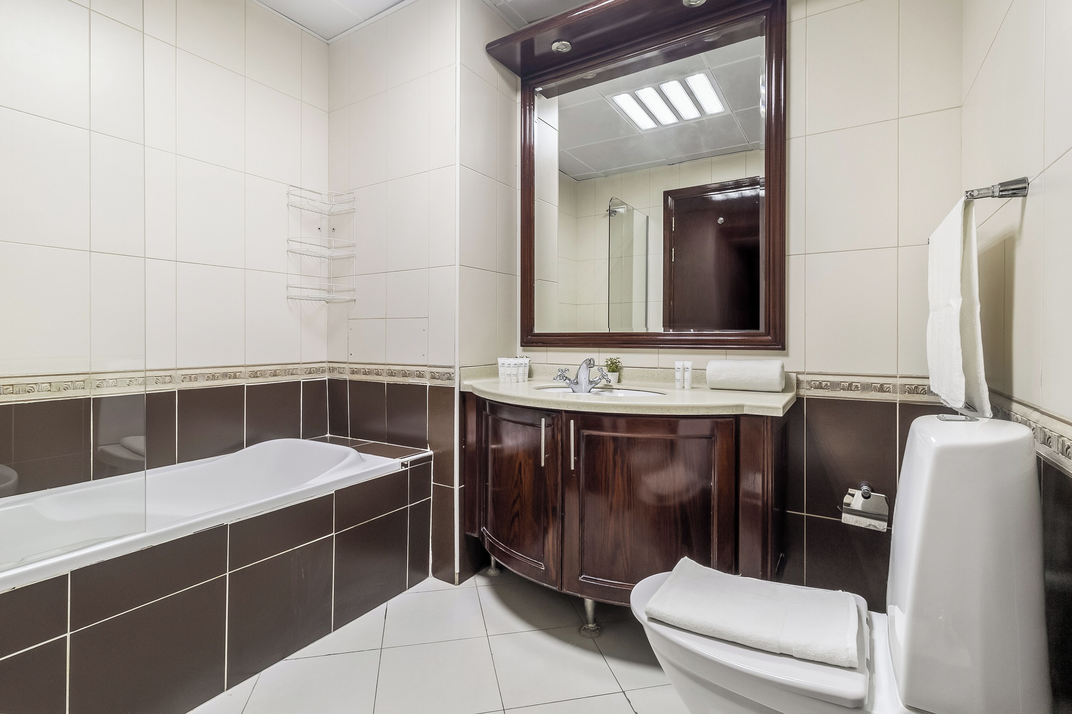 淋浴設備、風筒、坐浴桶、提供毛巾