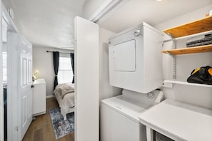 1 室のベッドルーム、アイロン / アイロン台、WiFi、ベッドシーツ