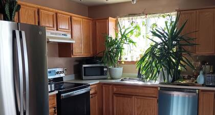 Modern 2-Bedroom Condo in Warren