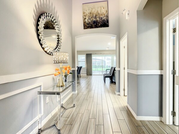 Hallway - Oakwood Oasis (Davenport)