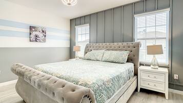 Deluxe Double Room, 1 King Bed, Non Smoking, Private Bathroom | Free WiFi, bed sheets