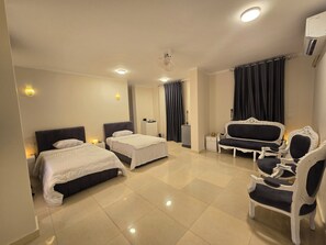 Minibar, in-room safe, desk, laptop workspace - Sirius Palace Luxor (Luxor)