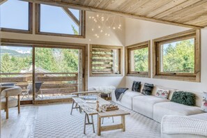 Fernseher, Kamin