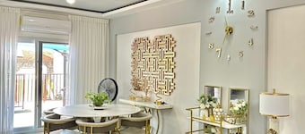 Beautiful 3 Bed Townhome in Gated Community in La Ceiba with Pool, WiFi, AC