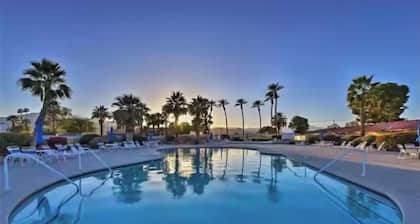 Home in Indio.Newly remodeled.Pet/family friendly.
