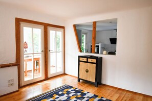 Fridge, microwave, oven, stovetop - Villa Sophie ✵✵✵✵✵ at the park in the Black Forest (Bad Herrenalb)