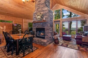 Dining - Mountain top cabin with big views, a relaxing hot tub and 2 gas fireplaces. (Ellijay)