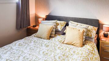 1 bedroom, free WiFi, bed sheets