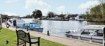 A perfect waterside setting.