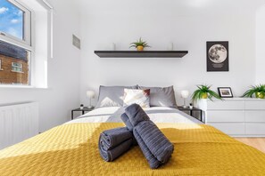 3 bedrooms, desk, iron/ironing board, free WiFi