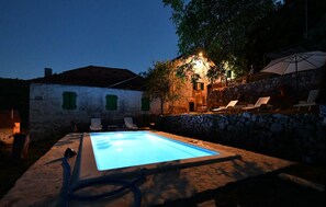 Pool - Beautiful apartment in Hrvace with WiFi (Hrvace)