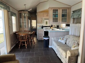 Living area - The Acorn Ridge, with Pool Access! (Harlingen)