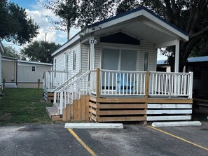 Exterior - The Sleepy Turtle, with Pool Access! (Harlingen)