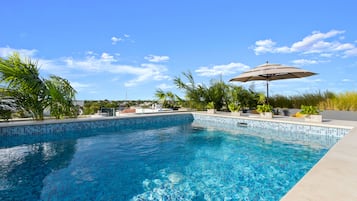 Outdoor pool, sun loungers