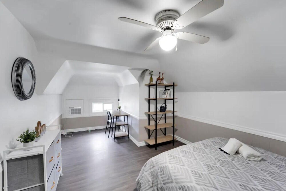 Adorable 2 bedroom Apt in the heart of Windsor Windsor Vrbo