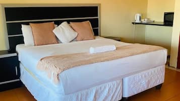 Luxury Double Room, City View, Poolside