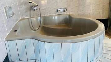 Luxury Double Room, City View, Poolside | Bathroom
