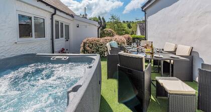 3 bedroom accommodation in Llandeilo