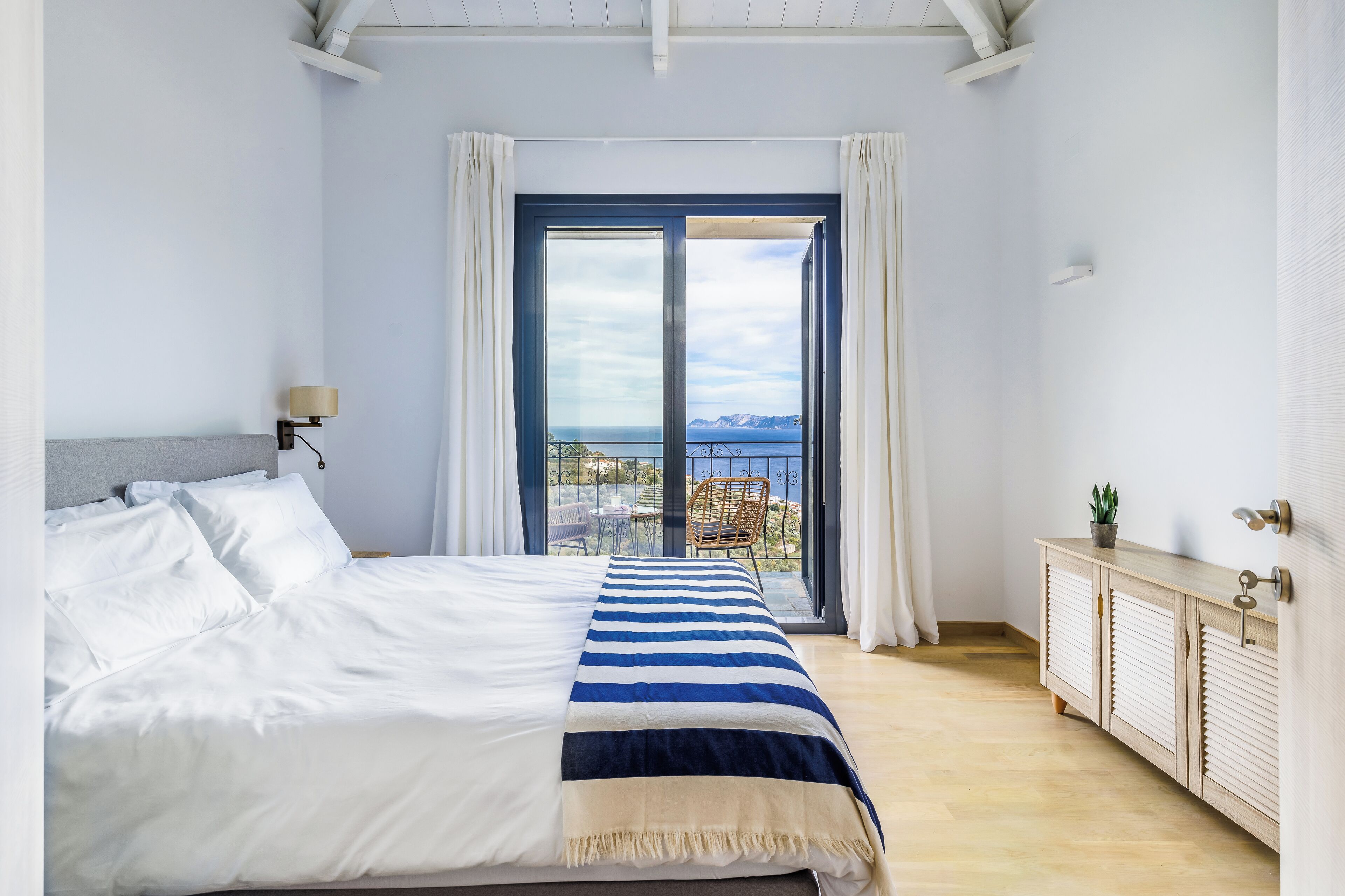 5 chambres, fer et planche à repasser, Wi-Fi gratuit, draps fournis