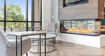 Cozy 1 Bedroom, 1 Bath Getaway with Balcony in Kingfield