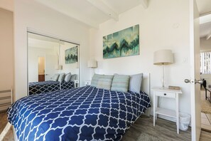 1 chambre, fer et planche à repasser, accès au Wi-Fi (inclus)