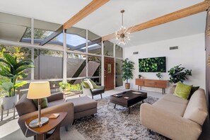 Smart TV, fireplace - Mid Century Modern home -newly renovated with swim jet pool, spa on golf course! (Palm Desert)