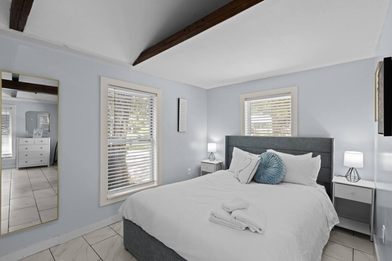 Iron/ironing board, WiFi, bed sheets